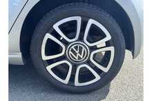 21/71 Volkswagen up! 1.0 R-Line Hatchback 65 ps