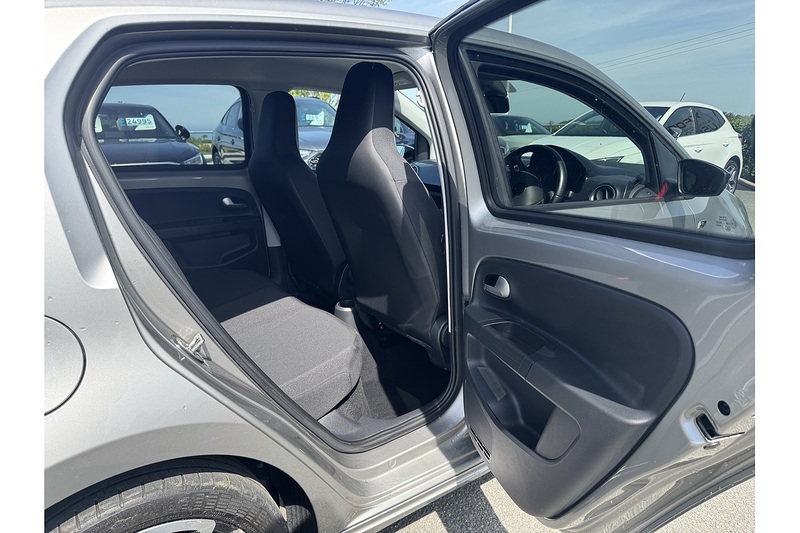 Volkswagen 1.0 R-Line Hatchback 5dr Petrol Manual Euro 6 (s/s) (65 ps)