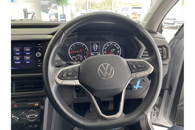 Volkswagen 1.0 TSI SE SUV 5dr Petrol DSG Euro 6 (s/s) (110 ps)