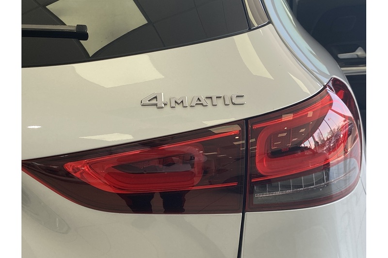 Mercedes-Benz 2.0 GLA220d AMG Line (Premium) SUV 5dr Diesel 8G-DCT 4MATIC Euro 6 (s/s) (190 ps)