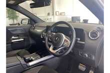 21/21 Mercedes-Benz GLA220d AMG Line Diesel 4MATIC 190 ps