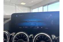 21/21 Mercedes-Benz GLA220d AMG Line Diesel 4MATIC 190 ps