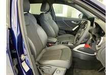 24/24 Audi Q2 1.5 TFSI CoD 35 S line SUV S Tronic (150 ps)