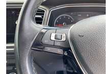 18/18 Volkswagen T-Roc 1.0 TSI SE 115 ps
