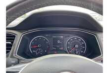 18/18 Volkswagen T-Roc 1.0 TSI SE 115 ps