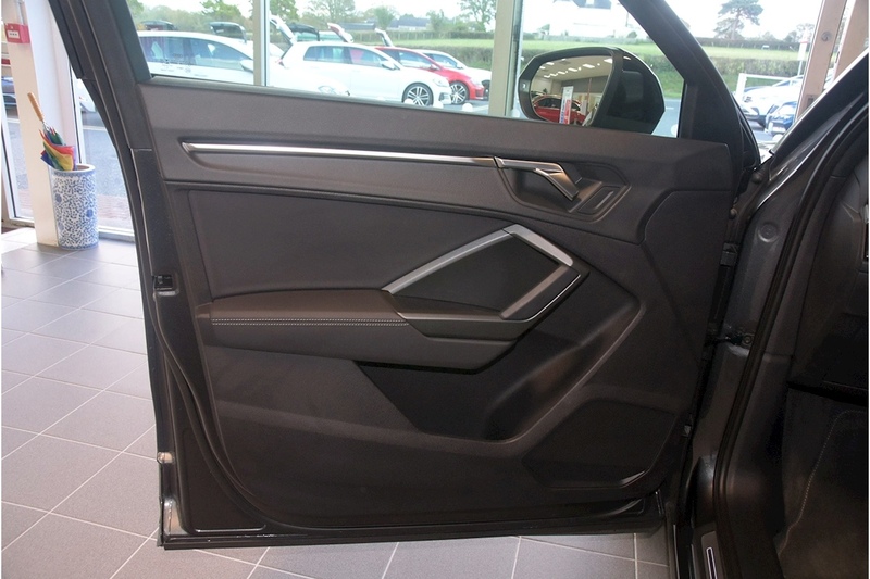 Audi TFSI CoD Black Edition SUV 1.5 Manual Petrol