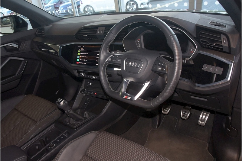 Audi TFSI CoD Black Edition SUV 1.5 Manual Petrol