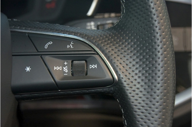 Audi TFSI CoD Black Edition SUV 1.5 Manual Petrol