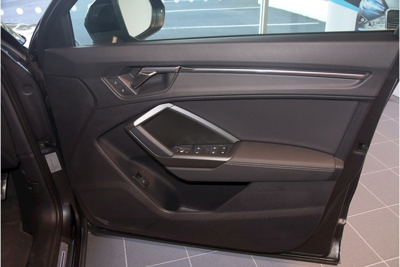 Audi TFSI CoD Black Edition SUV 1.5 Manual Petrol
