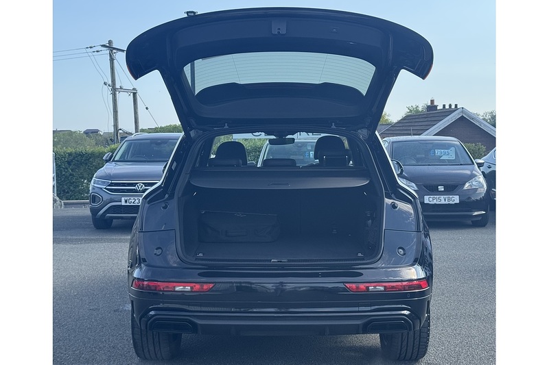 Audi 2.0 TFSIe 50 S line SUV 5dr Petrol Plug-in Hybrid S Tronic quattro Euro 6 (s/s) 17.9kWh (299 ps)