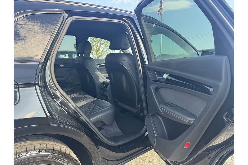 Audi 2.0 TFSIe 50 S line SUV 5dr Petrol Plug-in Hybrid S Tronic quattro Euro 6 (s/s) 17.9kWh (299 ps)