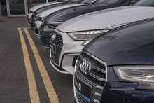 18/68 Audi Q5 TDI 40 S line Diesel S Tronic quattro 190 ps