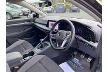 22/22 Volkswagen Golf 1.5 TSI Active 150 ps