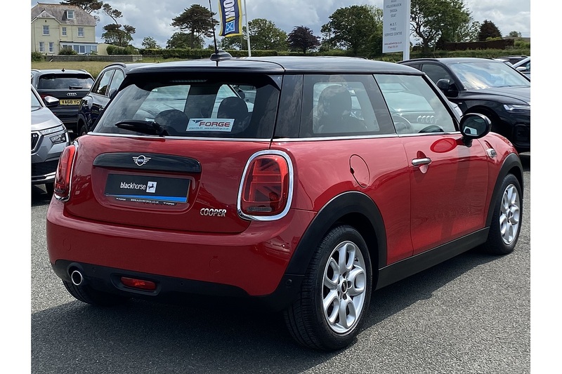 MINI 1.5 Cooper Hatchback 3dr Petrol Steptronic Euro 6 (s/s) (136 ps)