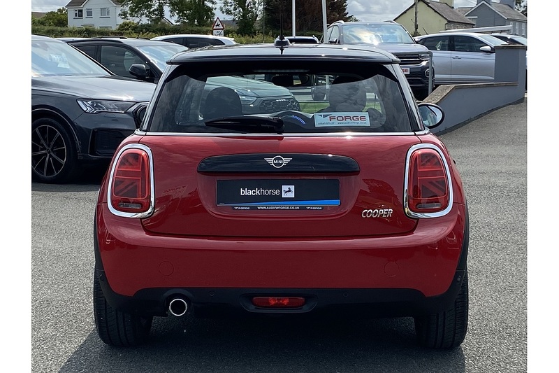 MINI 1.5 Cooper Hatchback 3dr Petrol Steptronic Euro 6 (s/s) (136 ps)