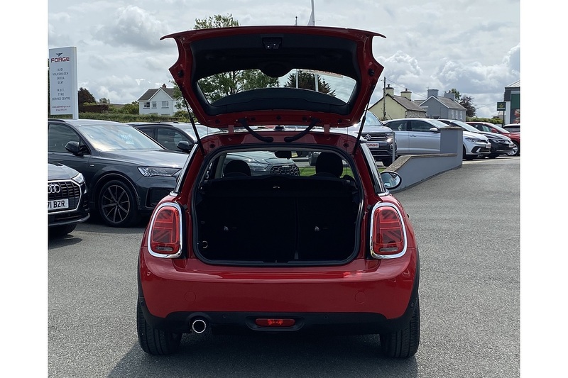 MINI 1.5 Cooper Hatchback 3dr Petrol Steptronic Euro 6 (s/s) (136 ps)