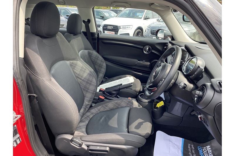 MINI 1.5 Cooper Hatchback 3dr Petrol Steptronic Euro 6 (s/s) (136 ps)