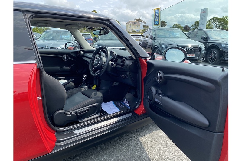 MINI 1.5 Cooper Hatchback 3dr Petrol Steptronic Euro 6 (s/s) (136 ps)