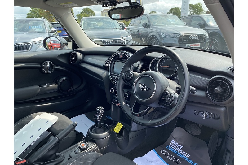 MINI 1.5 Cooper Hatchback 3dr Petrol Steptronic Euro 6 (s/s) (136 ps)