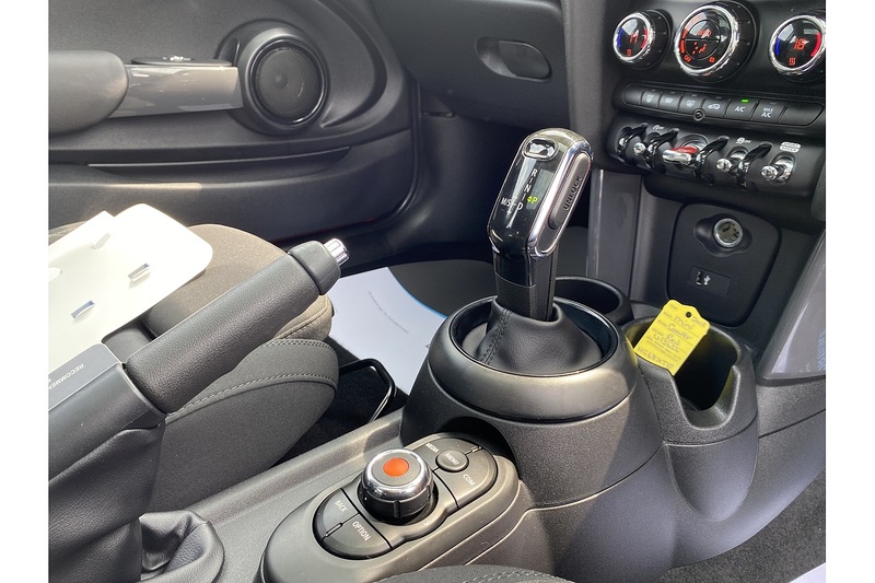 MINI 1.5 Cooper Hatchback 3dr Petrol Steptronic Euro 6 (s/s) (136 ps)