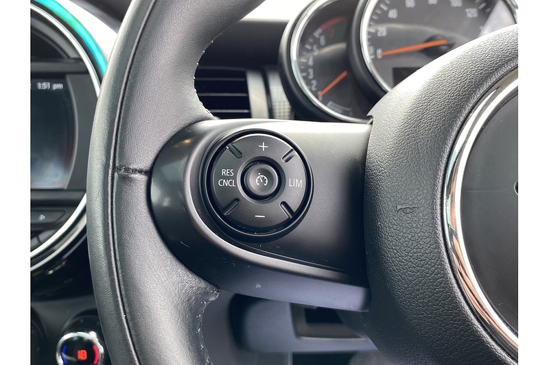 MINI 1.5 Cooper Hatchback 3dr Petrol Steptronic Euro 6 (s/s) (136 ps)