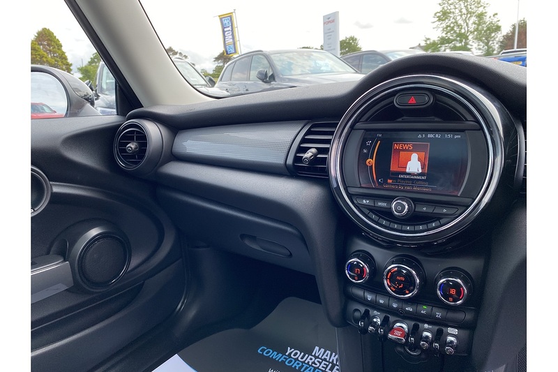 MINI 1.5 Cooper Hatchback 3dr Petrol Steptronic Euro 6 (s/s) (136 ps)
