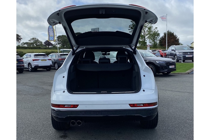 Audi 2.0 TDI Black Edition SUV 5dr Diesel S Tronic quattro Euro 6 (s/s) (150 ps)