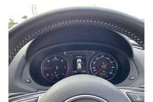 17/67 Audi Q3 2.0 TDI Black Edition S Tronic quattro 150 ps