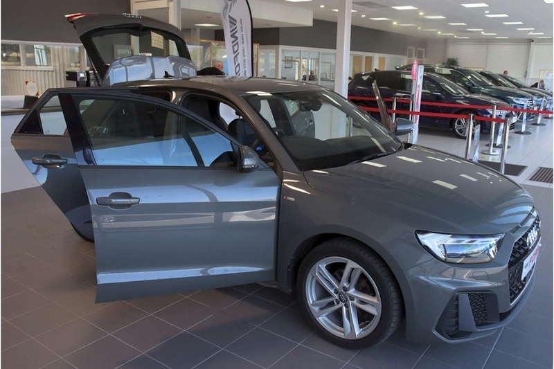 Audi 1.0 TFSI 30 S line Sportback 5dr Petrol S Tronic Euro 6 (s/s) (116 ps)