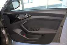 19/19 Audi A1 S line 1.0 TFSI Sportback S Tronic 7 speed 116 ps 5dr