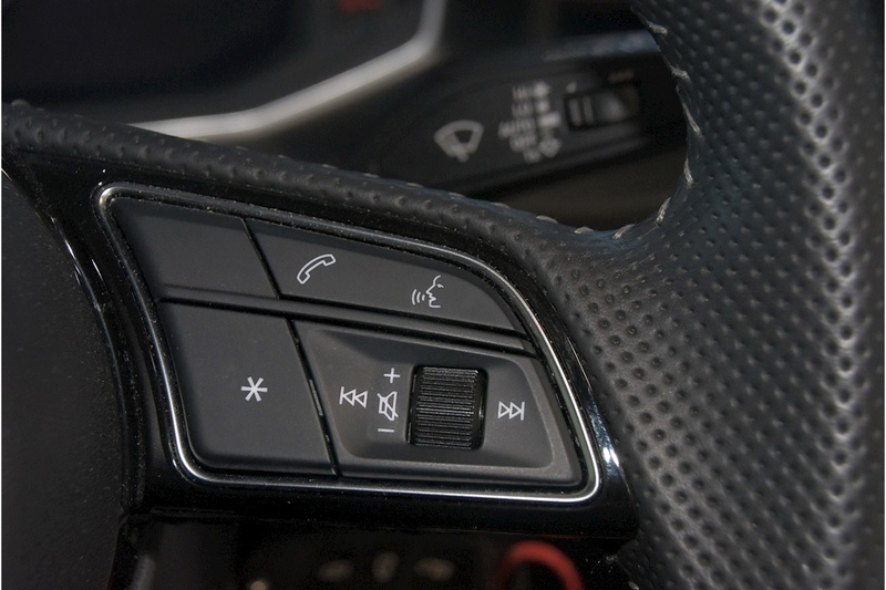 Audi 1.0 TFSI 30 S line Sportback 5dr Petrol S Tronic Euro 6 (s/s) (116 ps)