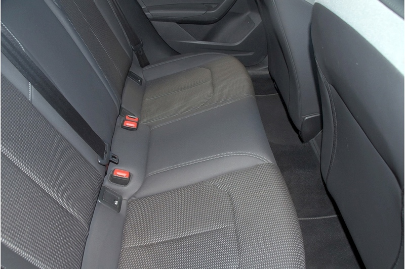 Audi 1.0 TFSI 30 S line Sportback 5dr Petrol S Tronic Euro 6 (s/s) (116 ps)