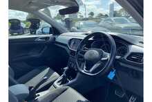 21/21 Volkswagen T-Cross TSI Active