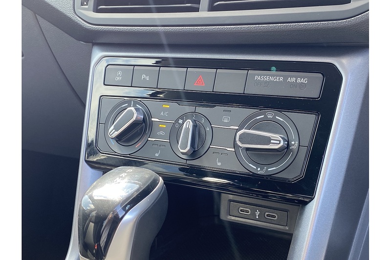 Volkswagen 1.0 TSI Active SUV 5dr Petrol DSG Euro 6 (s/s) (110 ps)