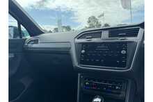 23/73 Volkswagen Tiguan 2.0 TDI R-Line Edition DSG 150 ps