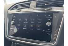 23/73 Volkswagen Tiguan 2.0 TDI R-Line Edition DSG 150 ps