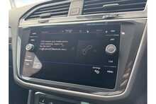 23/73 Volkswagen Tiguan 2.0 TDI R-Line Edition DSG 150 ps