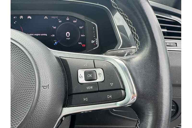 Volkswagen 2.0 TDI R-Line Tech SUV 5dr Diesel DSG Euro 6 (s/s) (150 ps)