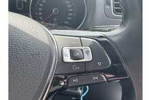 15/15 Volkswagen Polo TSI BlueMotion Tech SEL 1.2 110PS