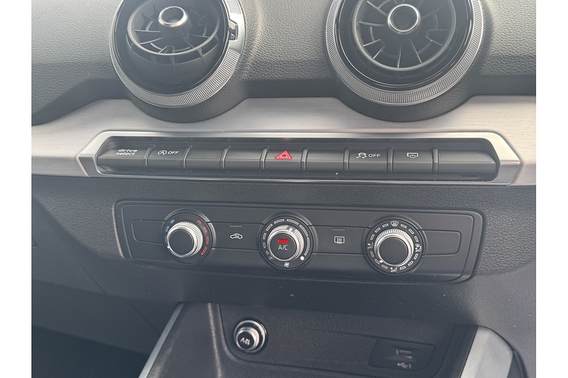Audi 1.5 TFSI CoD 35 S line SUV 5dr Petrol S Tronic Euro 6 (s/s) (150 ps)