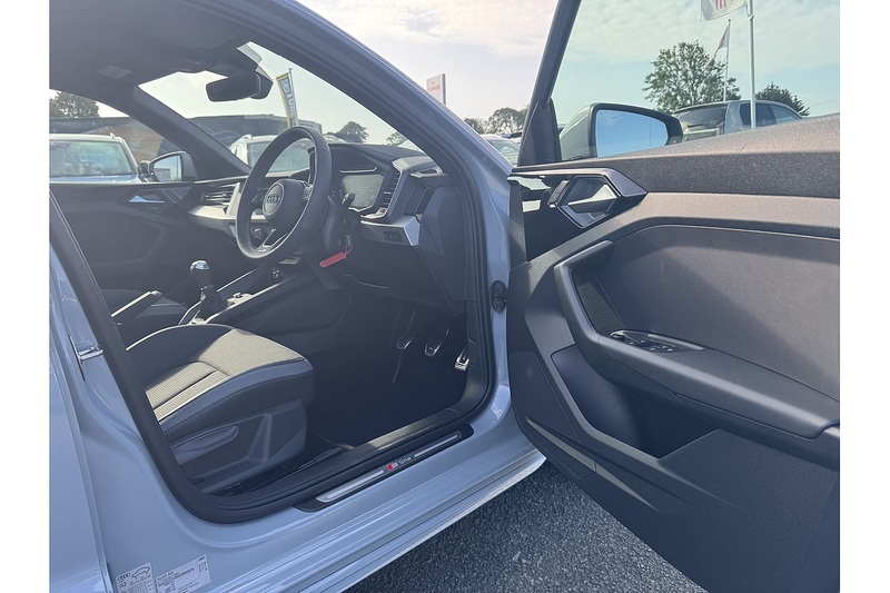 Audi Sportback Tfsi S Line 30 116 PS 6 Speed