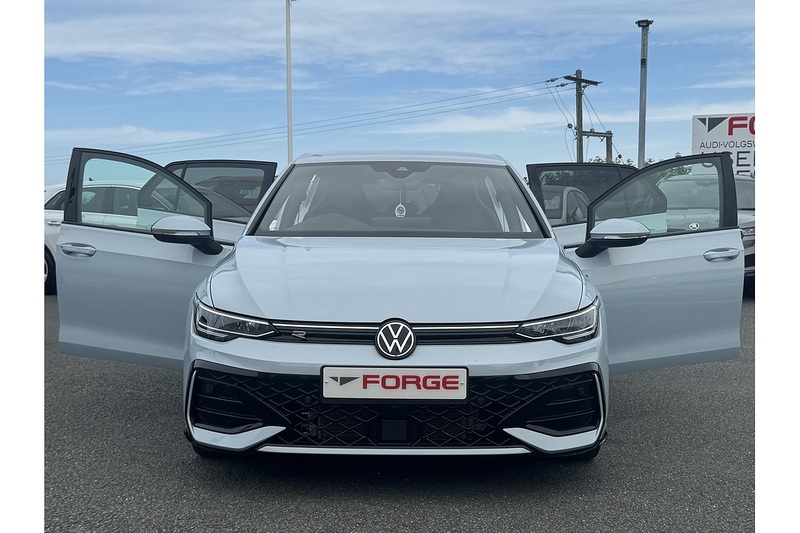 Volkswagen 2.0 TDI R-Line Hatchback 5dr Diesel DSG Euro 6 (s/s) (150 ps)