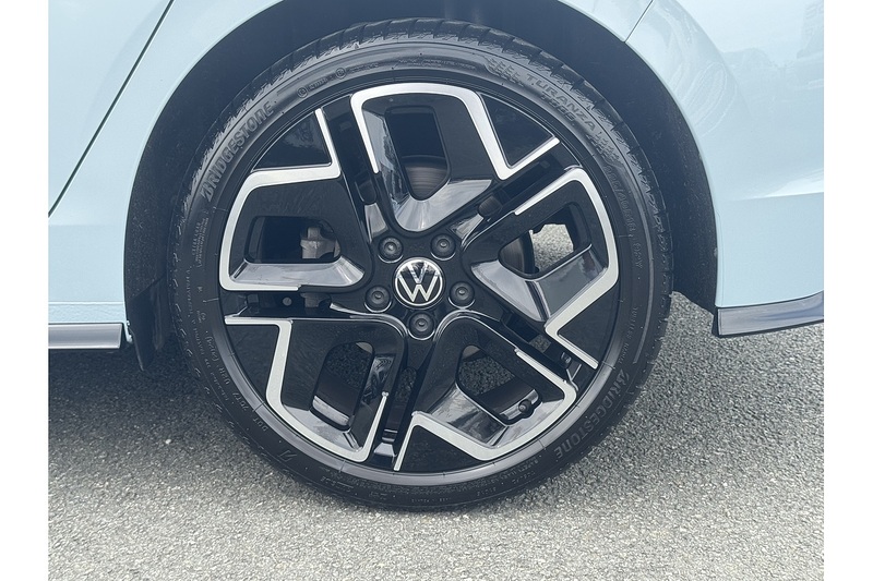 Volkswagen 2.0 TDI R-Line Hatchback 5dr Diesel DSG Euro 6 (s/s) (150 ps)