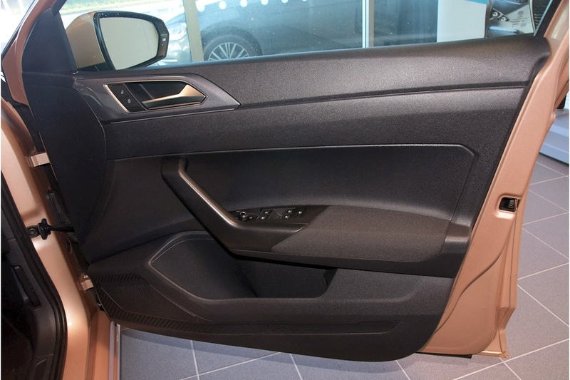 Volkswagen 1.0 TSI SEL Hatchback 5dr Petrol DSG Euro 6 (s/s) (115 ps)
