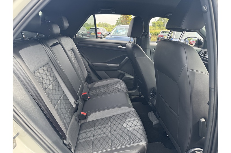 Volkswagen 1.5 TSI R-Line SUV 5dr Petrol DSG Euro 6 (s/s) (150 ps)