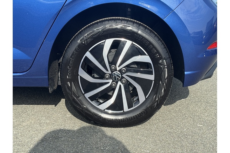 Volkswagen 1.0 TSI Life Hatchback 5dr Petrol Manual Euro 6 (s/s) (95 ps)