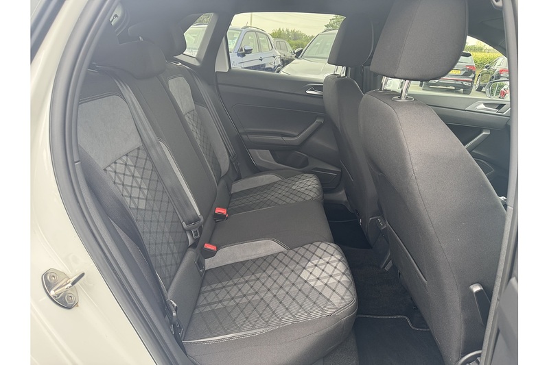 Volkswagen 1.0 TSI R-Line Hatchback 5dr Petrol Manual Euro 6 (s/s) (95 ps)