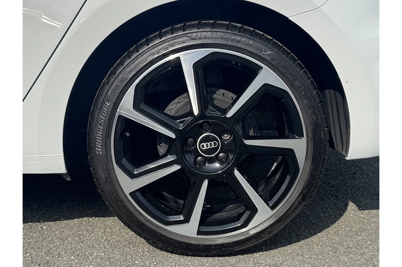 Audi 1.0 TFSI 25 Black Edition Sportback 5dr Petrol S Tronic Euro 6 (s/s) (95 ps)