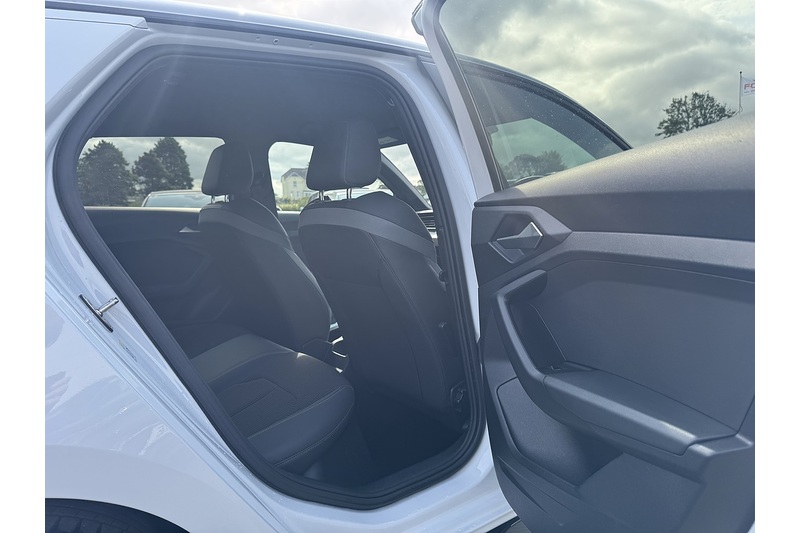 Audi 1.0 TFSI 25 Black Edition Sportback 5dr Petrol S Tronic Euro 6 (s/s) (95 ps)