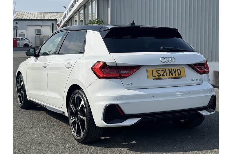 Audi 1.0 TFSI 25 Black Edition Sportback 5dr Petrol S Tronic Euro 6 (s/s) (95 ps)